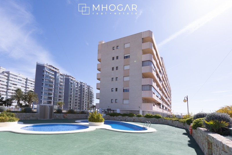 Calpe - Bonito y acogedor apartamento en primera linea de playa a la venta!
